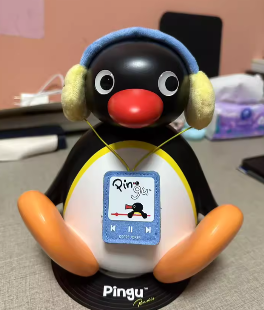 Pingu Shaking Doll Speaker Portable Mini Bluetooth Speaker Head Swings
